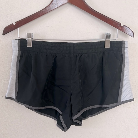 SO Running Athletic Shorts Workout Size Large Outside Sporty Athleisure - Picture 7 of 11